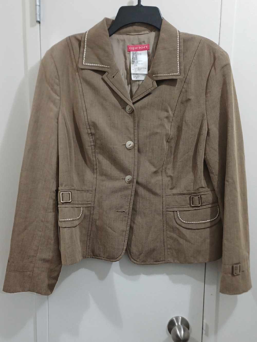 US 14 Apriori Tan Tailored Women's Blazer with Decorative Stitching